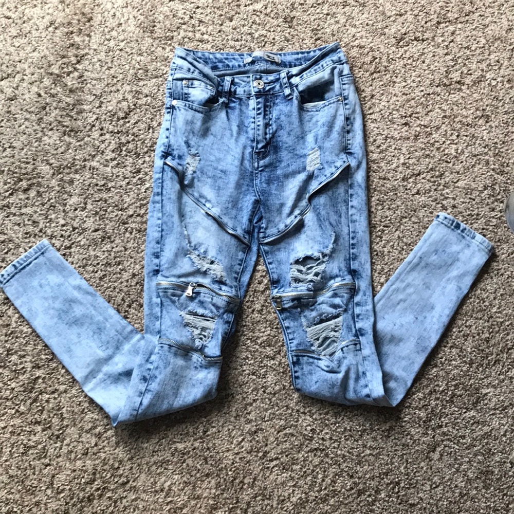 Ripped Jeans, light blue color, size 5/6